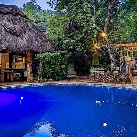 Victoria Falls Backpackers Lodge Екстер'єр фото