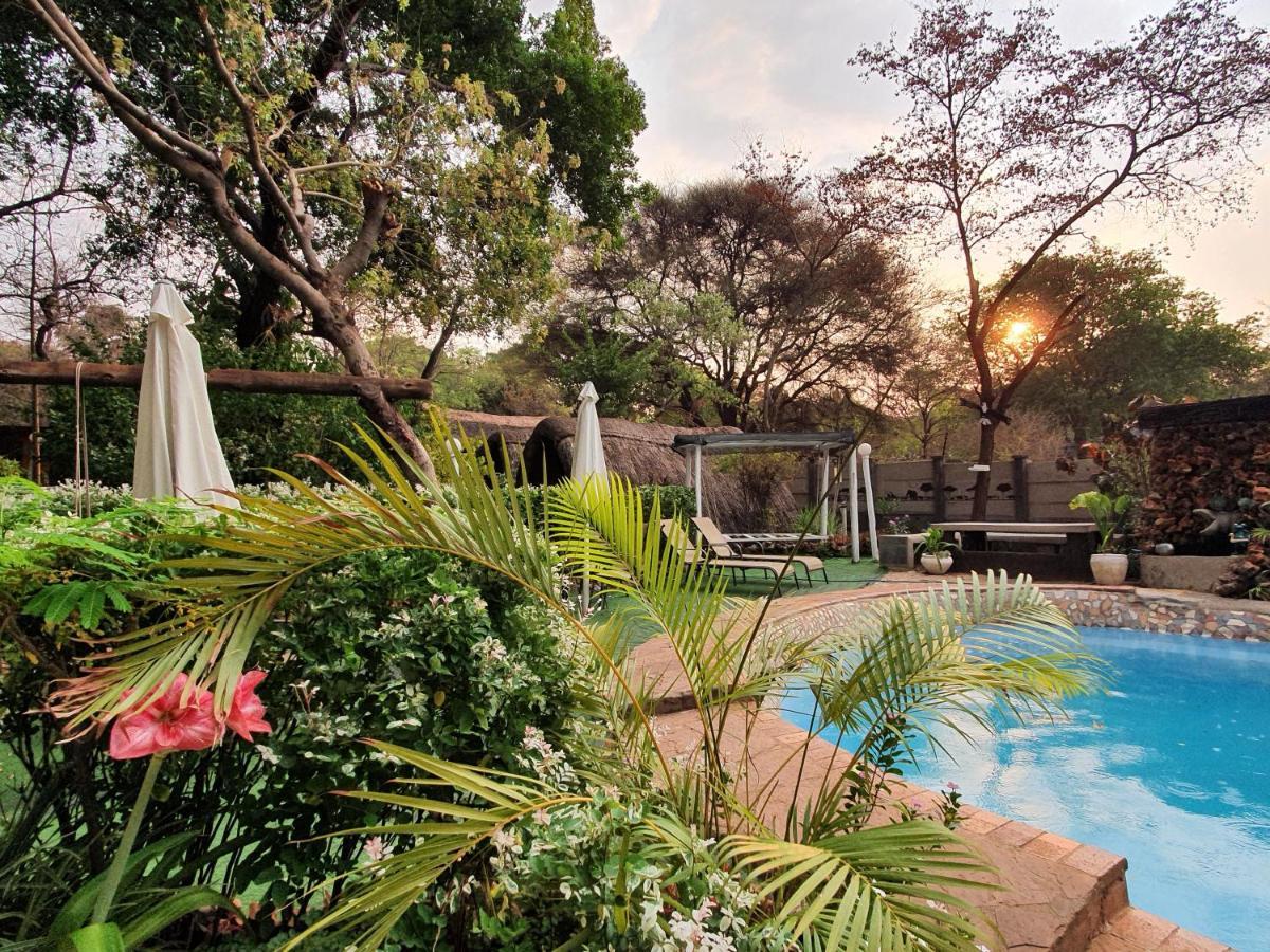 Victoria Falls Backpackers Lodge Екстер'єр фото