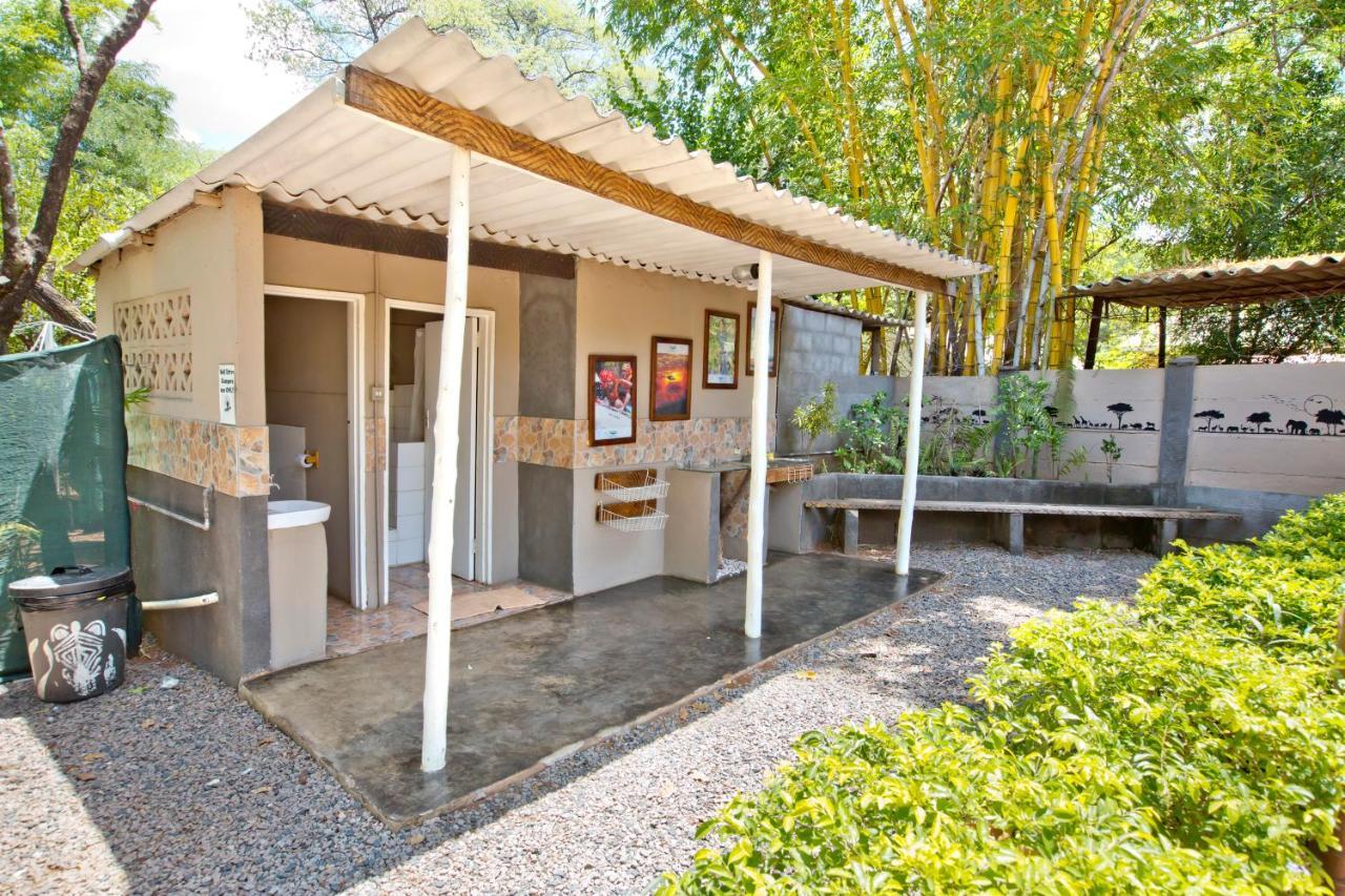 Victoria Falls Backpackers Lodge Екстер'єр фото