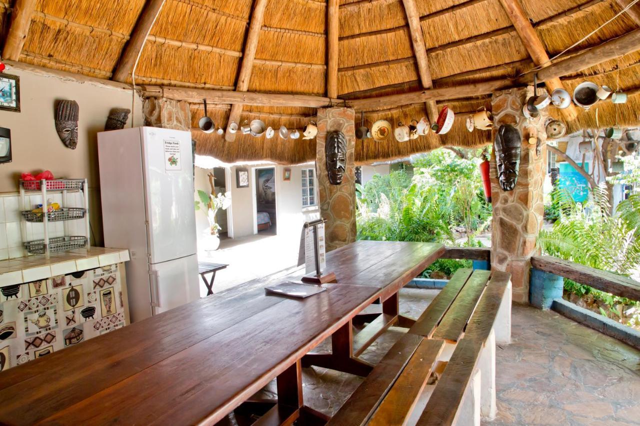 Victoria Falls Backpackers Lodge Екстер'єр фото