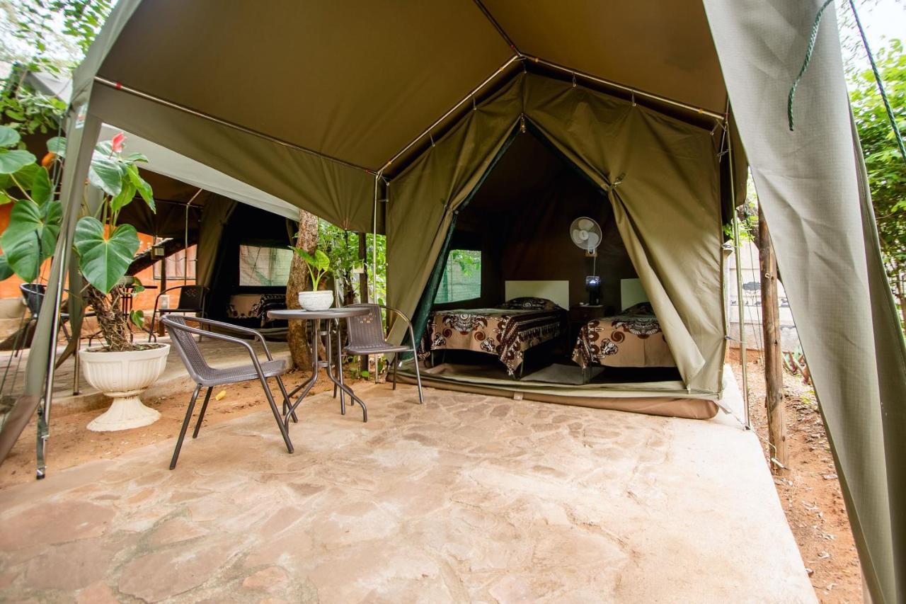 Victoria Falls Backpackers Lodge Екстер'єр фото