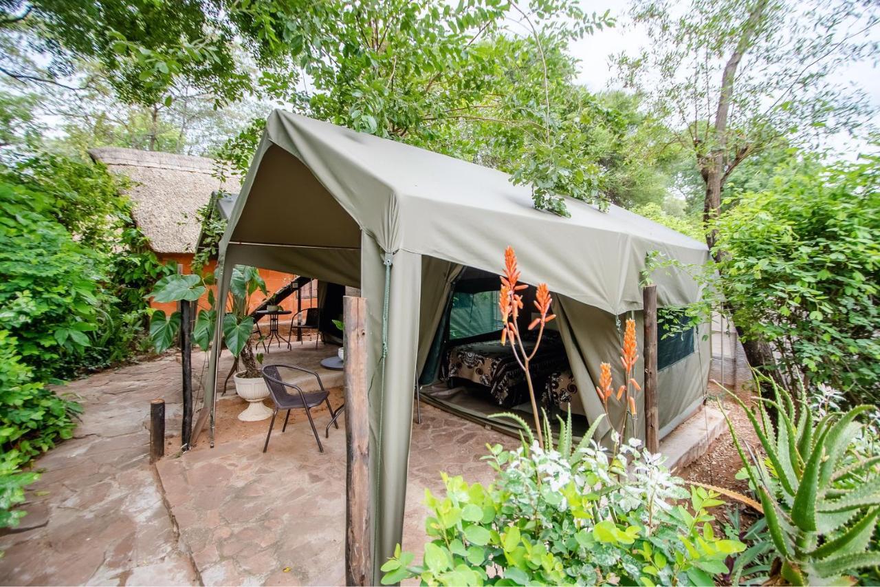 Victoria Falls Backpackers Lodge Екстер'єр фото