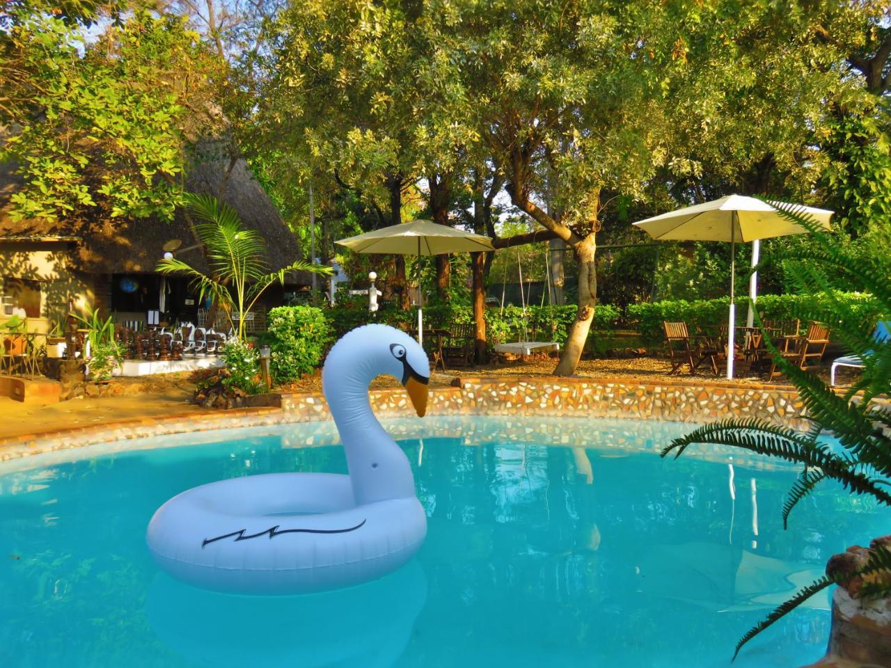 Victoria Falls Backpackers Lodge Екстер'єр фото